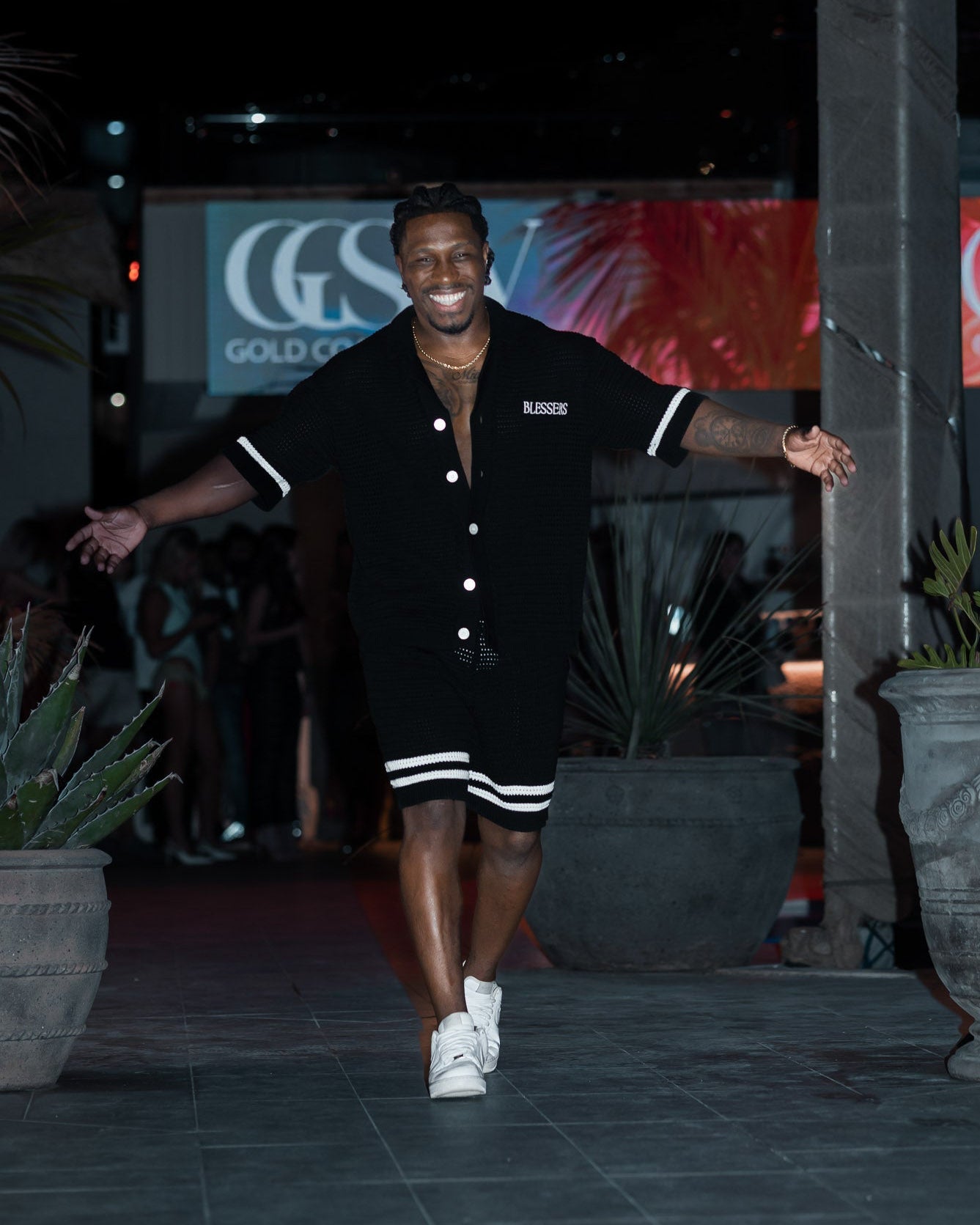 ELEGANCE IN MOTION - blessers